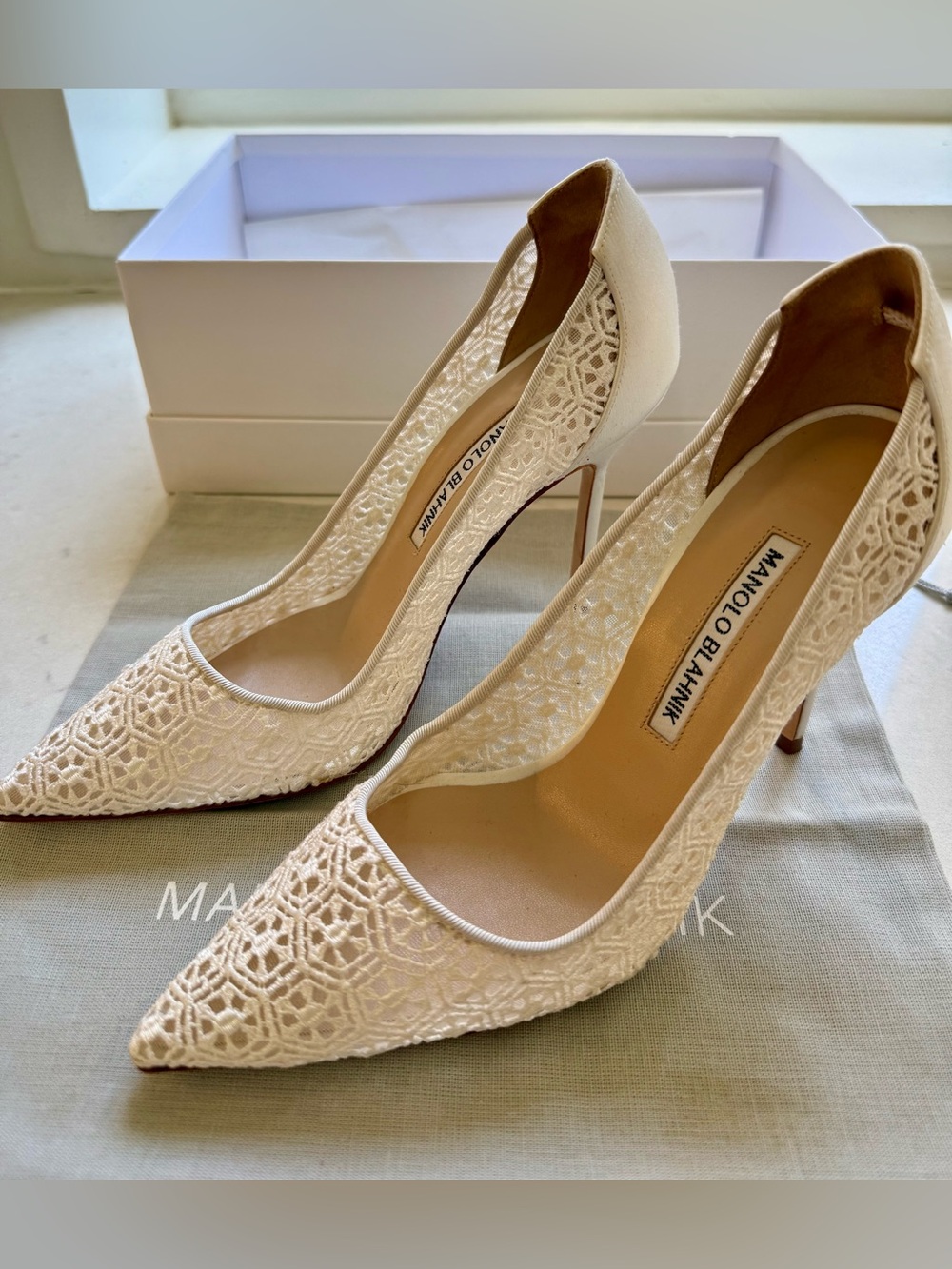 Manolo Blahnik Cream/White Lace Pumps (105mm) - Size 36.5 - Picture 9 of 9